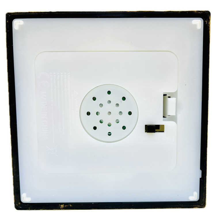 گوی موزیکال مدل پمپی مجسمه چرخشی طرح فانوس بابانوئل کریسمس کد P4191