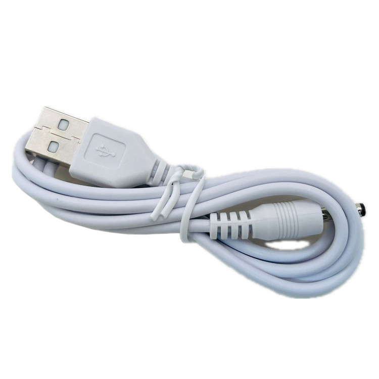 گوی موزیکال مدل پمپی ماشین هدایای بابانوئل در پمپ بنزین طرح کریسمس کد P331